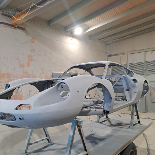 Carrozzeria auto Ferrari restaurata
